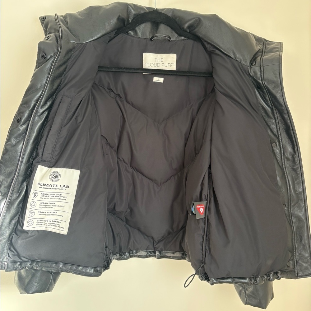 Cloud Puff Winter Jacket Shiny Black by Wilfred | Aritzia |Gorpcore | Vegan - Picture 12 of 15